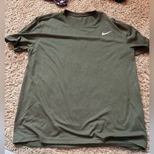 Nike olive large tee